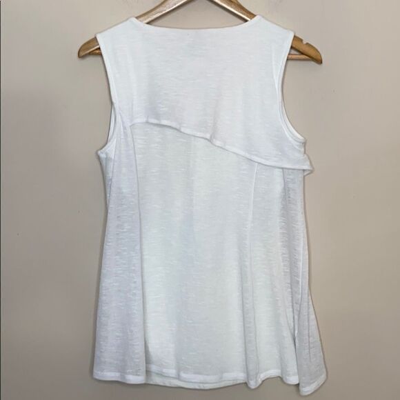 LYSSE White Sleeveless Layered V Neck Top - Picture 4 of 5